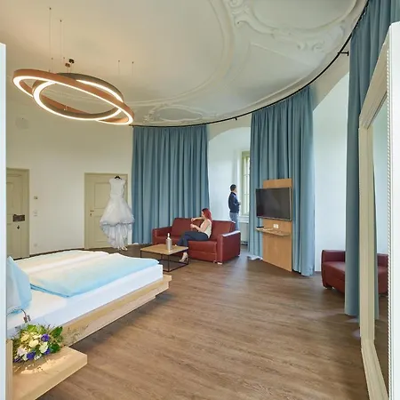 Hotel Schloss Weinberg