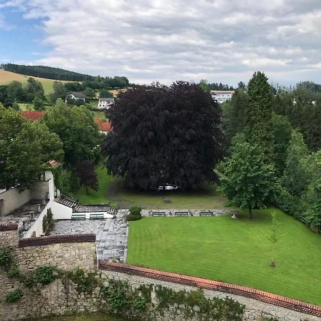 Schloss Weinberg * Kefermarkt