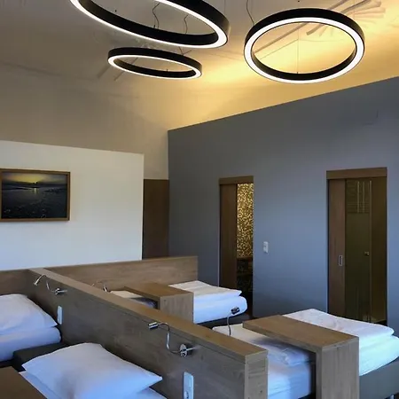 Schloss Weinberg Hotel *