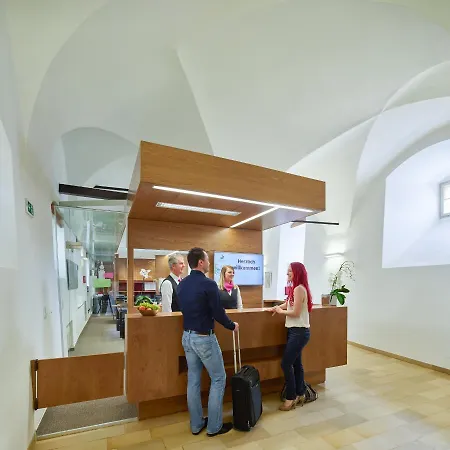 Schloss Weinberg Hotel Kefermarkt