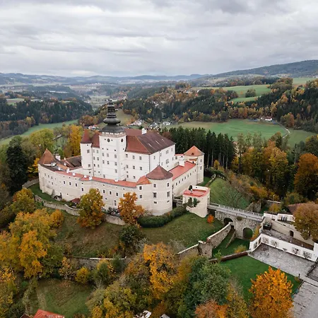 Schloss Weinberg Hotel